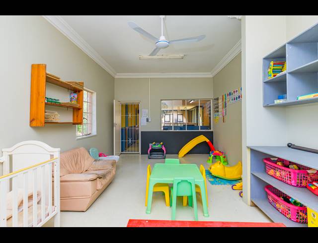 266M² BUSINESS FOR SALE IN MONTCLAIR